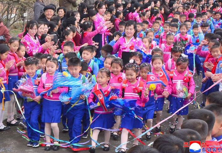 1-朝鮮で始業の日を迎えた